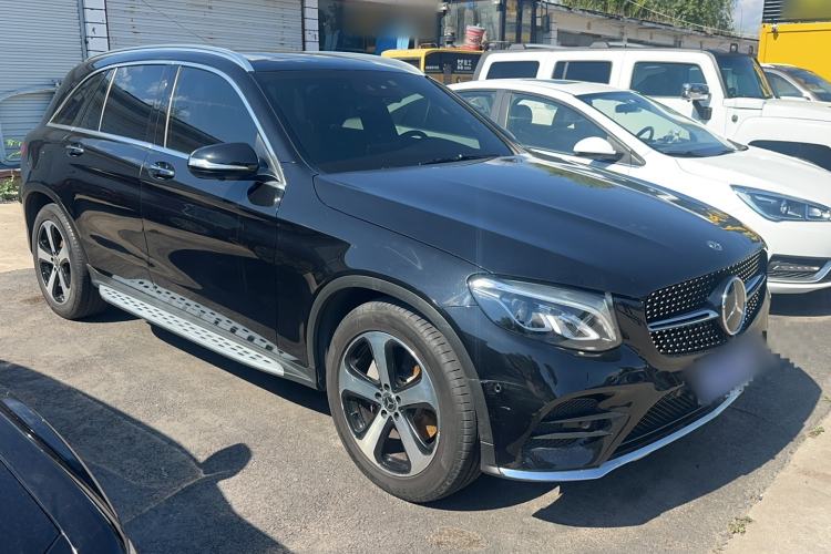 Used Mercedes-Benz GLC 2019 Facelift GLC 260 L 4MATIC Luxury Model Exterior 2