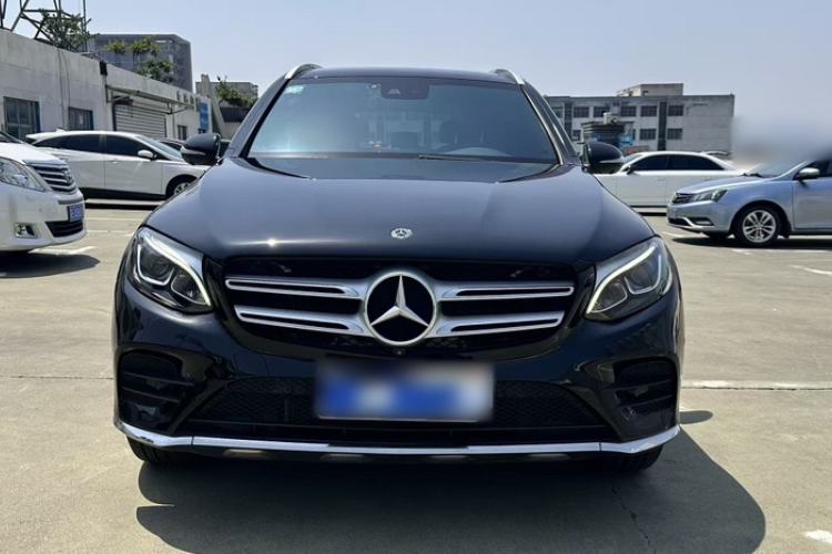 Used Mercedes-Benz GLC 2019 Facelift GLC 260 L 4MATIC Luxury Model Exterior 2