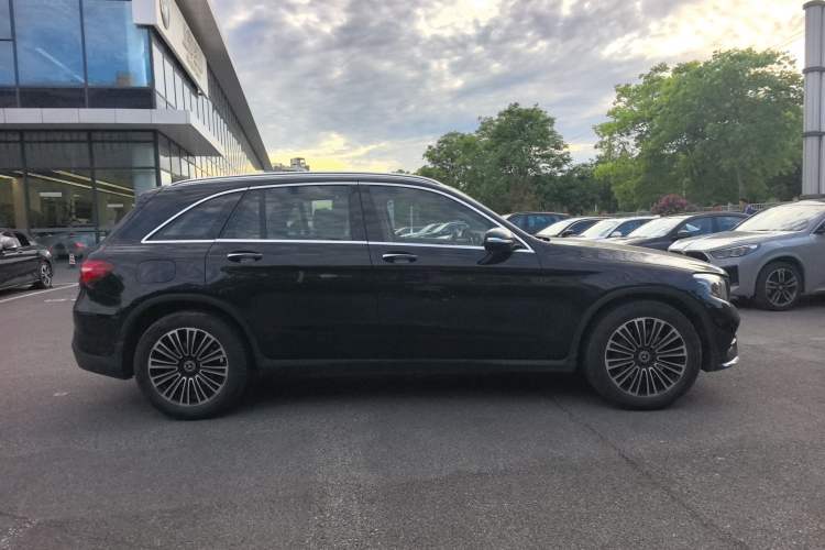 Used Mercedes-Benz GLC 2019 GLC 260 L 4MATIC Dynamic Model Exterior 2