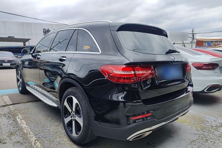 Used Mercedes-Benz GLC 2019 Facelift GLC 260 L 4MATIC Luxury Model Exterior 2