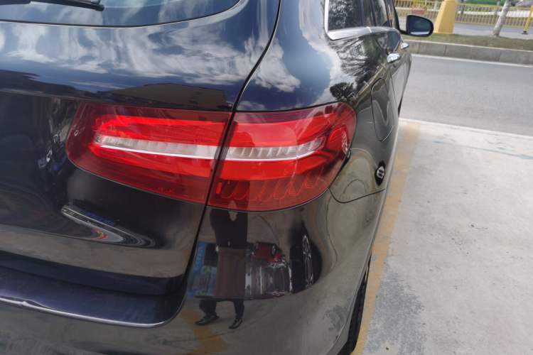 Used Mercedes-Benz GLC 2019 Facelift GLC 260 L 4MATIC Luxury Model Exterior 3
