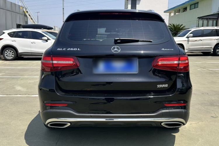 Used Mercedes-Benz GLC 2019 Facelift GLC 260 L 4MATIC Luxury Model Exterior 3