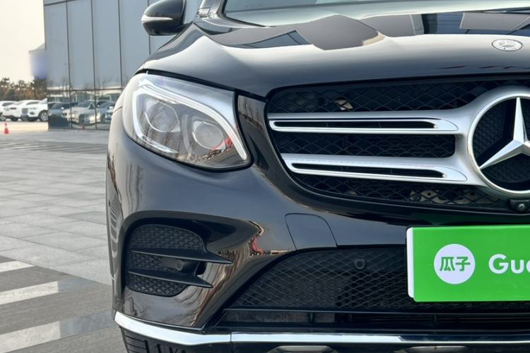 Used Mercedes-Benz GLC 2019 Refreshed GLC 300 L 4MATIC Dynamic Edition Exterior 3