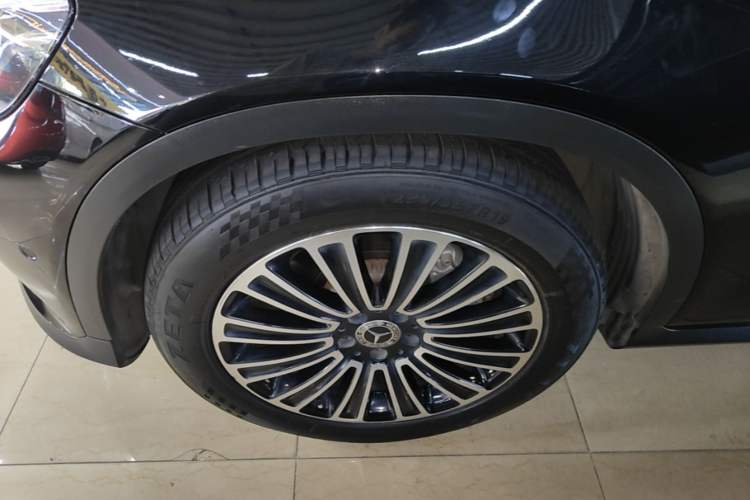 Used Mercedes-Benz GLC 2019 GLC 200 L 4MATIC Exterior 4