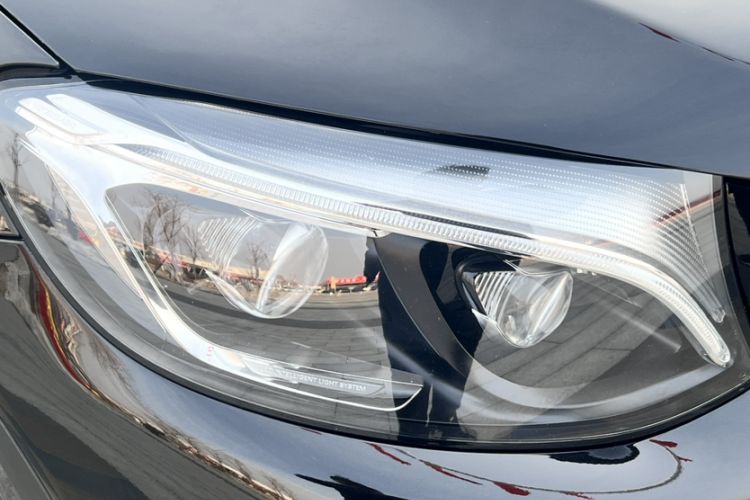 Used Mercedes-Benz GLC 2019 Refreshed GLC 300 L 4MATIC Dynamic Edition Exterior 4
