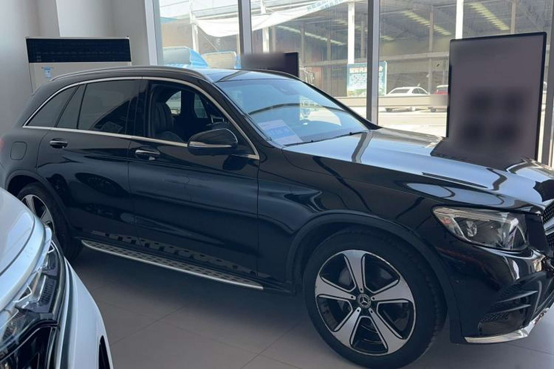Used Mercedes-Benz GLC 2019 Refreshed GLC 300 L 4MATIC Dynamic Edition Exterior 4