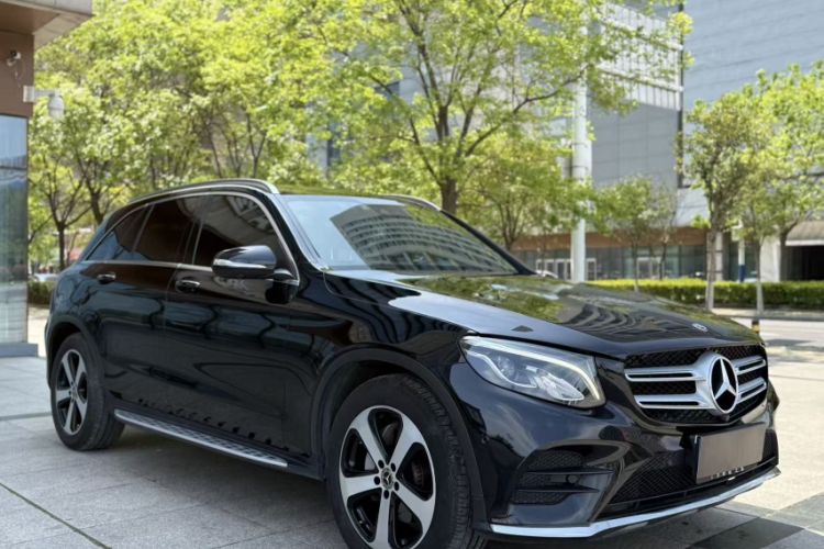 Used Mercedes-Benz GLC 2019 Facelift GLC 260 L 4MATIC Luxury Model Exterior 5