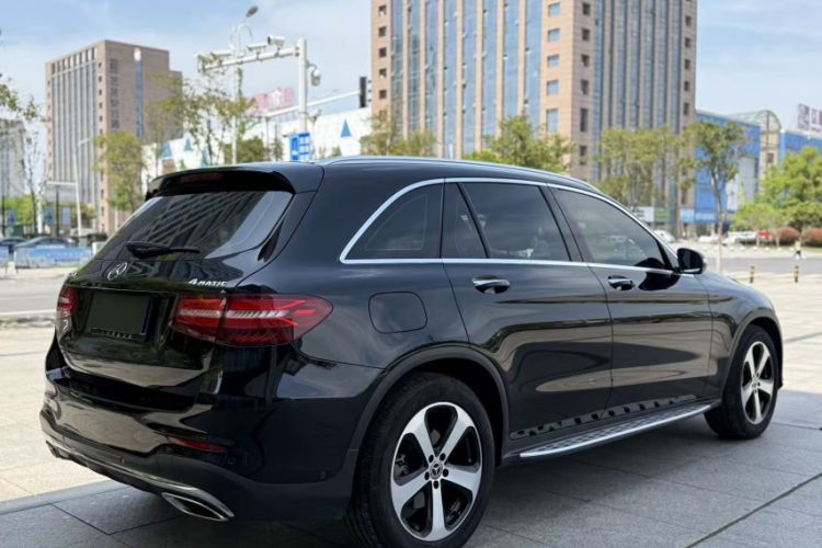 Used Mercedes-Benz GLC 2019 Facelift GLC 260 L 4MATIC Luxury Model Exterior 6