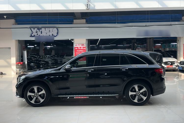 Used Mercedes-Benz GLC 2019 Facelift GLC 260 L 4MATIC Luxury Model Exterior 7