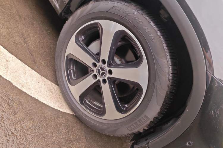 Used Mercedes-Benz GLC 2019 GLC 260 L 4MATIC Luxury Model Exterior 7