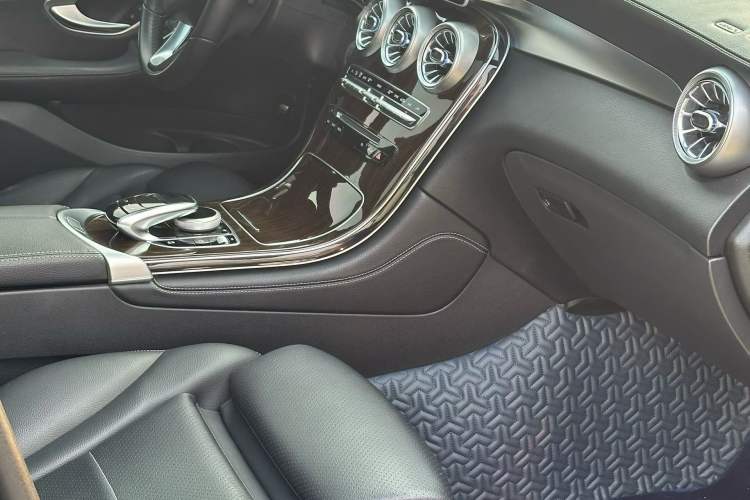 Used Mercedes-Benz GLC 2019 GLC 260 L 4MATIC Dynamic Model Exterior 8