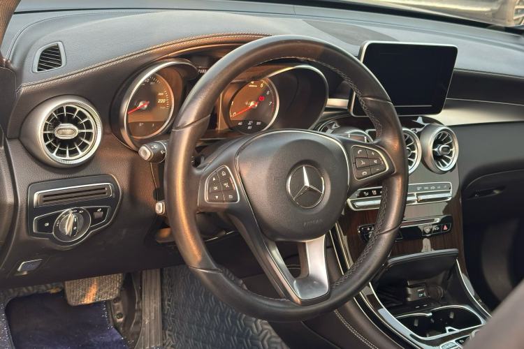 Used Mercedes-Benz GLC 2019 GLC 260 L 4MATIC Dynamic Model Exterior 9