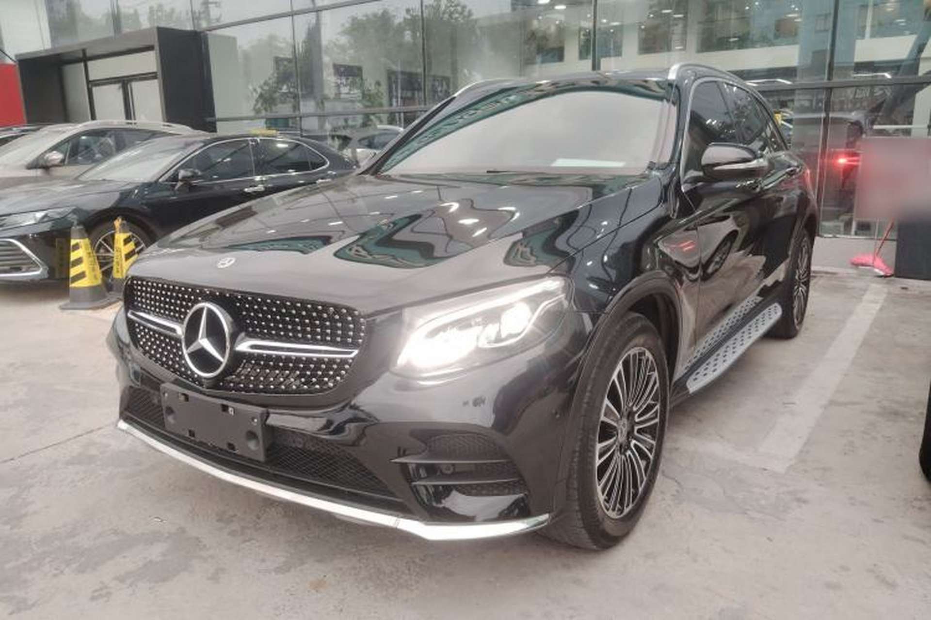 Used Mercedes-Benz GLC 2019 GLC 260 L 4MATIC Dynamic Model Front Left 45 Deg