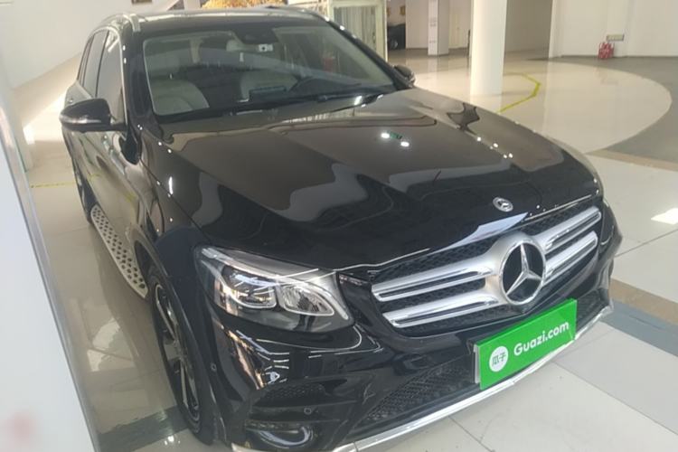 Used Mercedes-Benz GLC 2019 GLC 260 L 4MATIC Luxury Model Front Right 45 Deg