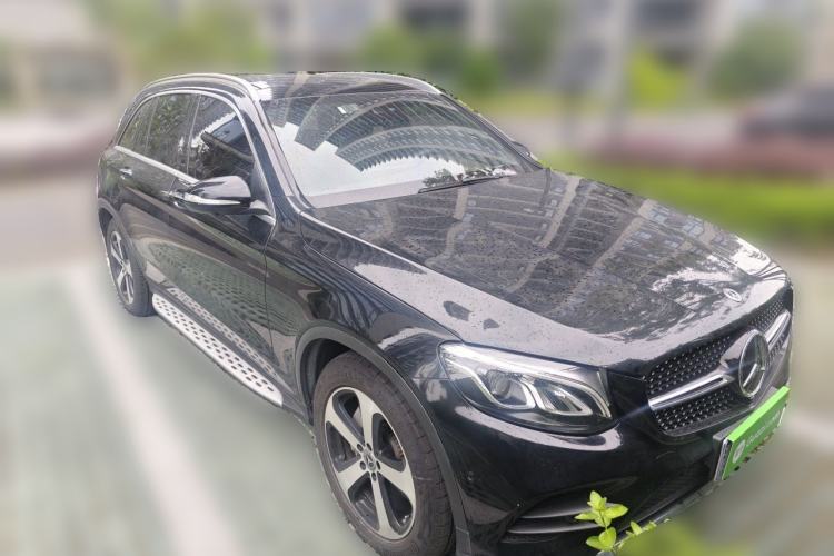 Used Mercedes-Benz GLC 2019 Facelift GLC 260 L 4MATIC Luxury Model Front Right 45 Deg