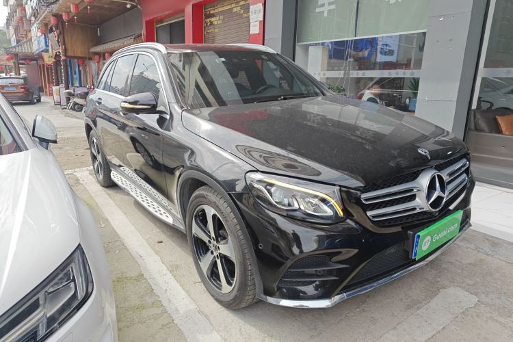 Used Mercedes-Benz GLC 2019 Facelift GLC 260 L 4MATIC Luxury Model Front Right 45 Deg