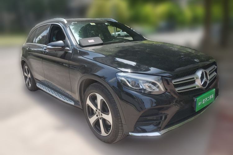 Used Mercedes-Benz GLC 2019 GLC 260 L 4MATIC Luxury Model Front Right 45 Deg