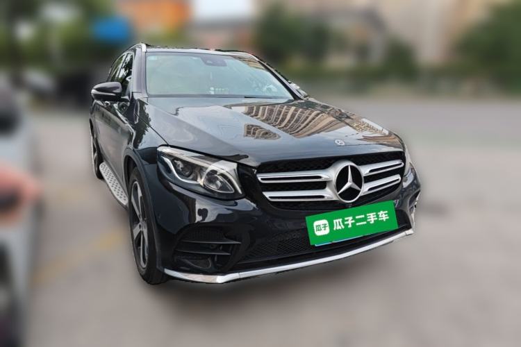 Used Mercedes-Benz GLC 2019 Facelift GLC 260 L 4MATIC Luxury Model Front Right 45 Deg