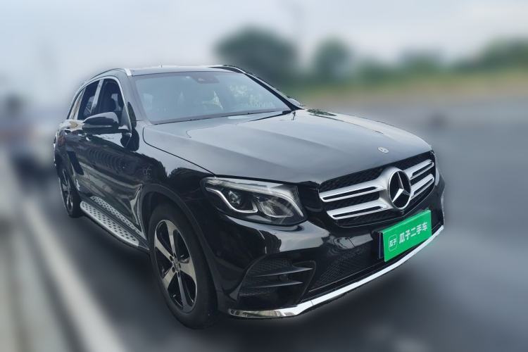 Used Mercedes-Benz GLC 2019 GLC 260 L 4MATIC Luxury Model Front Right 45 Deg