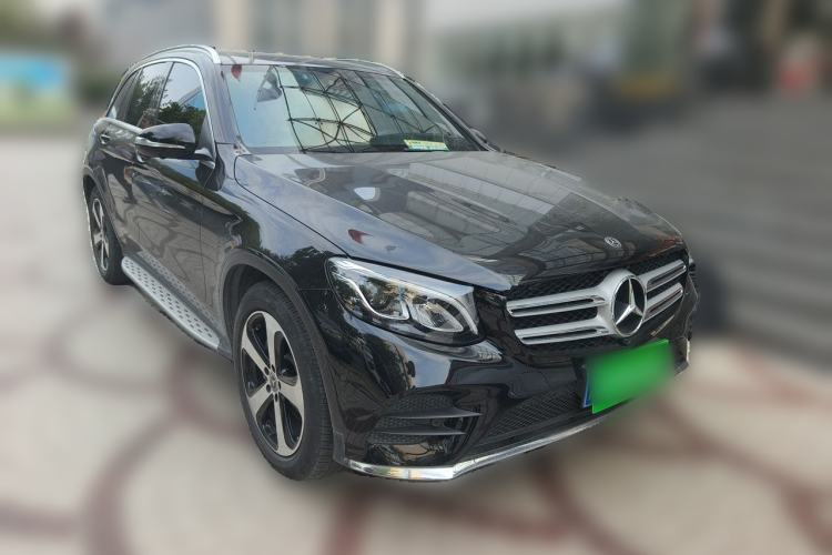 Used Mercedes-Benz GLC 2019 GLC 260 L 4MATIC Luxury Model Front Right 45 Deg