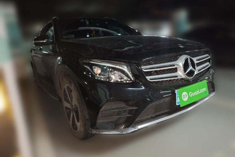 Used Mercedes-Benz GLC 2019 Facelift GLC 260 L 4MATIC Luxury Model Front Right 45 Deg