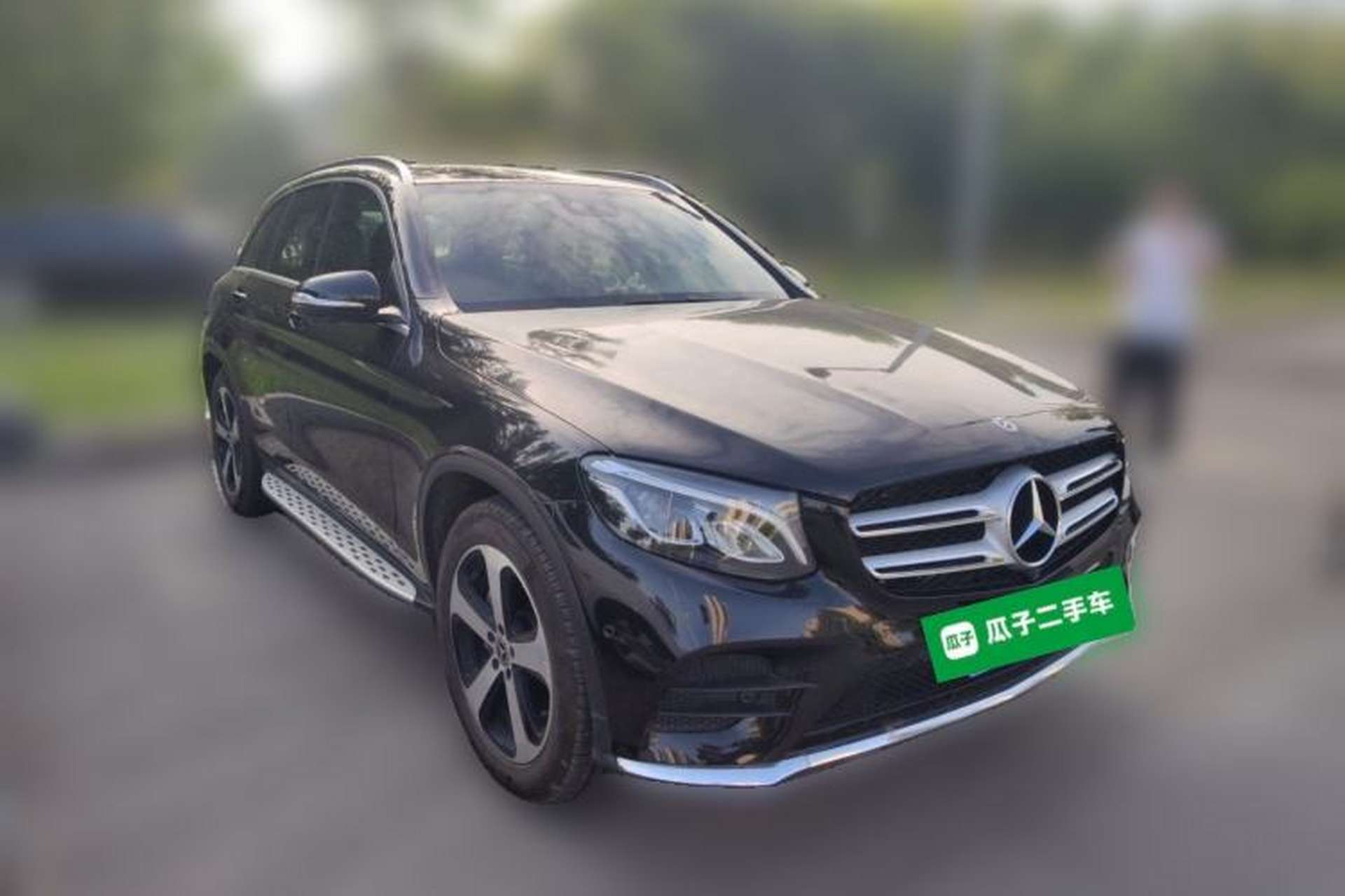 Used Mercedes-Benz GLC 2019 GLC 260 4MATIC Luxury Model Front Right 45 Deg