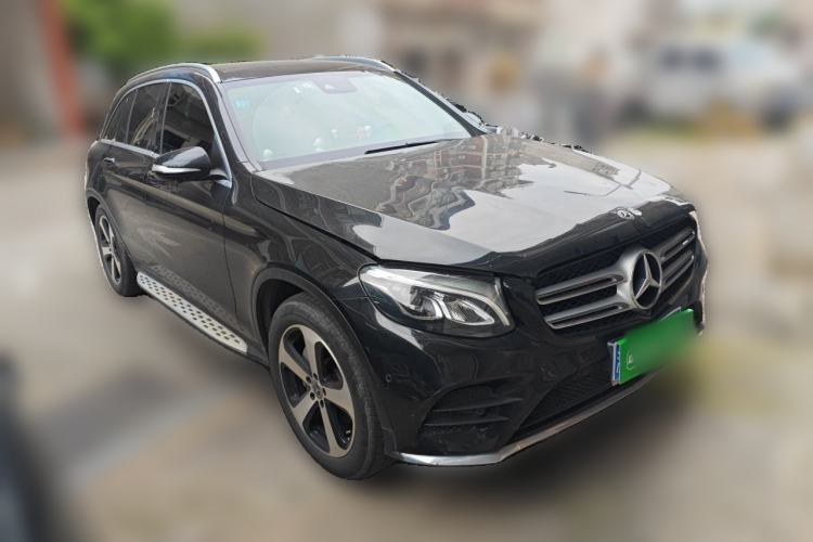 Used Mercedes-Benz GLC 2019 Facelift GLC 260 L 4MATIC Luxury Model Front Right 45 Deg