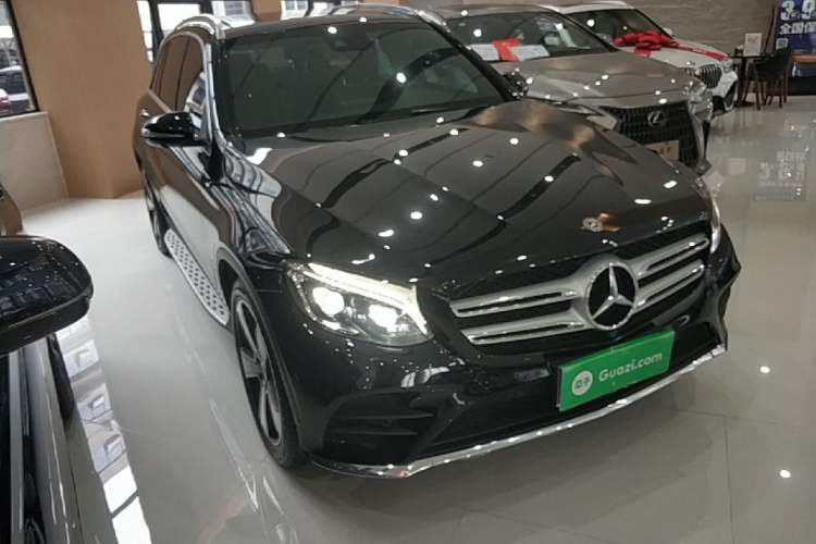Used Mercedes-Benz GLC 2019 GLC 300 L 4MATIC Dynamic Model Front Right 45 Deg