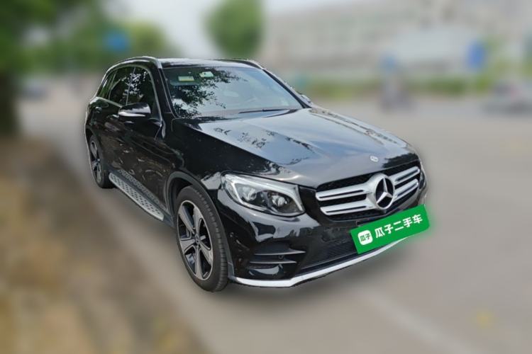 Used Mercedes-Benz GLC 2019 GLC 300 L 4MATIC Luxury Model Front Right 45 Deg