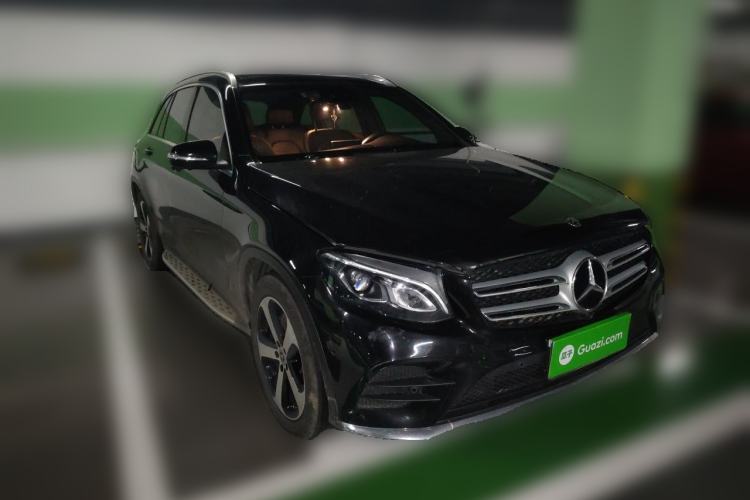 Used Mercedes-Benz GLC 2019 Facelift GLC 260 L 4MATIC Luxury Model Front Right 45 Deg