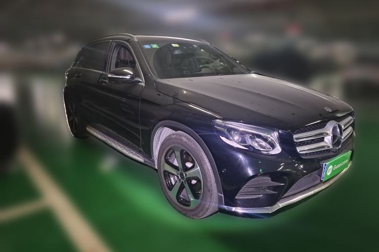 Used Mercedes-Benz GLC 2019 Facelift GLC 260 L 4MATIC Luxury Model Front Right 45 Deg