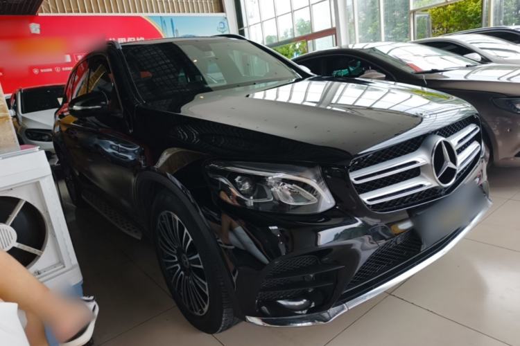 Used Mercedes-Benz GLC 2019 GLC 260 L 4MATIC Dynamic Model Front Right 45 Deg