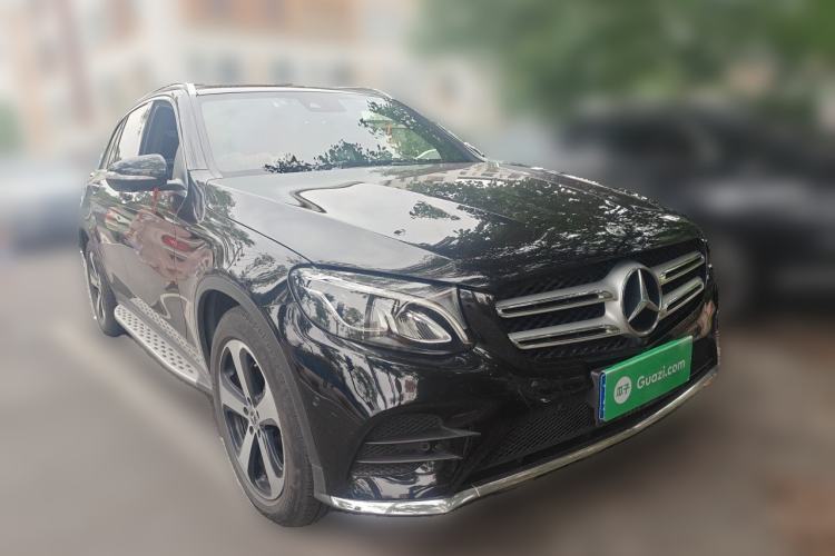 Used Mercedes-Benz GLC 2019 Facelift GLC 260 L 4MATIC Luxury Model Front Right 45 Deg