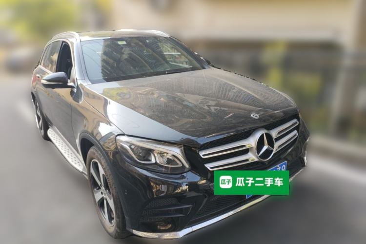 Used Mercedes-Benz GLC 2019 Facelift GLC 260 L 4MATIC Luxury Model Front Right 45 Deg