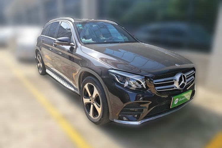 Used Mercedes-Benz GLC 2019 Facelift GLC 260 L 4MATIC Luxury Model Front Right 45 Deg