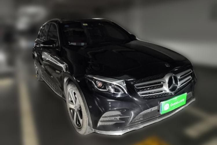 Used Mercedes-Benz GLC 2019 Facelift GLC 260 L 4MATIC Luxury Model Front Right 45 Deg