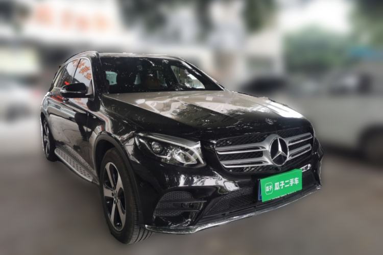 Used Mercedes-Benz GLC 2019 Facelift GLC 260 L 4MATIC Luxury Model Front Right 45 Deg
