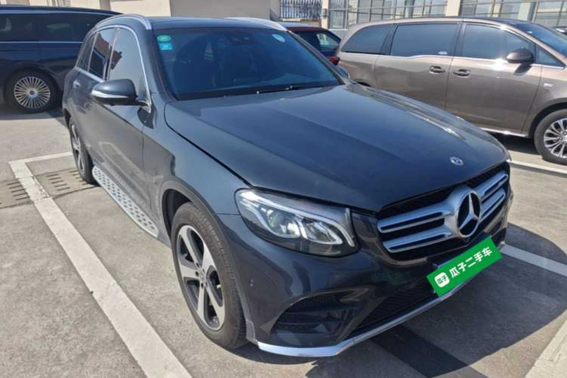 Used Mercedes-Benz GLC 2019 Facelift GLC 260 L 4MATIC Luxury Model Front Right 45 Deg