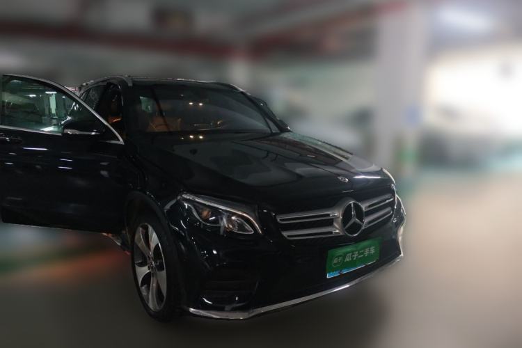 Used Mercedes-Benz GLC 2019 GLC 260 L 4MATIC Dynamic Model Front Right 45 Deg
