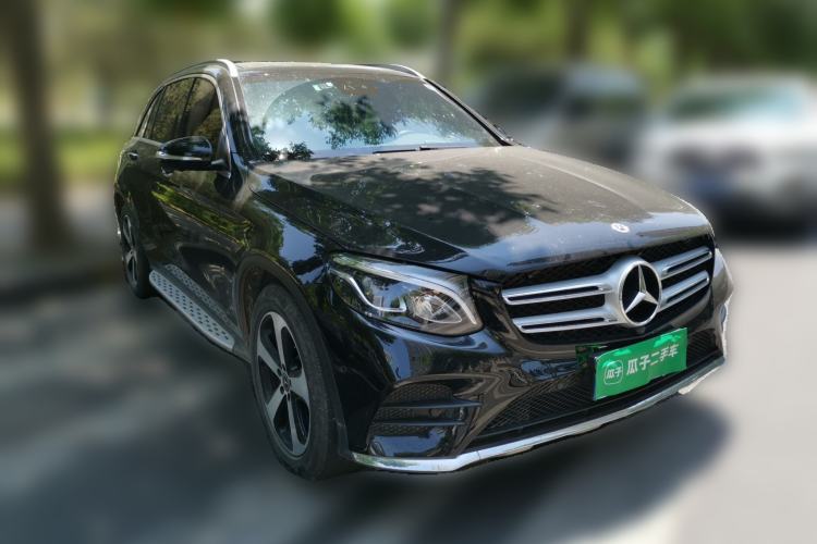 Used Mercedes-Benz GLC 2019 Facelift GLC 260 L 4MATIC Luxury Model Front Right 45 Deg