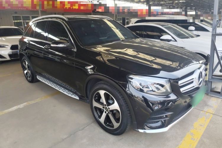 Used Mercedes-Benz GLC 2019 Facelift GLC 260 L 4MATIC Luxury Model Front Right 45 Deg