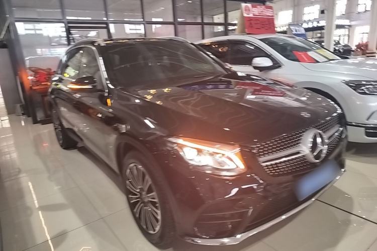 Used Mercedes-Benz GLC 2019 GLC 260 L 4MATIC Dynamic Model Front Right 45 Deg