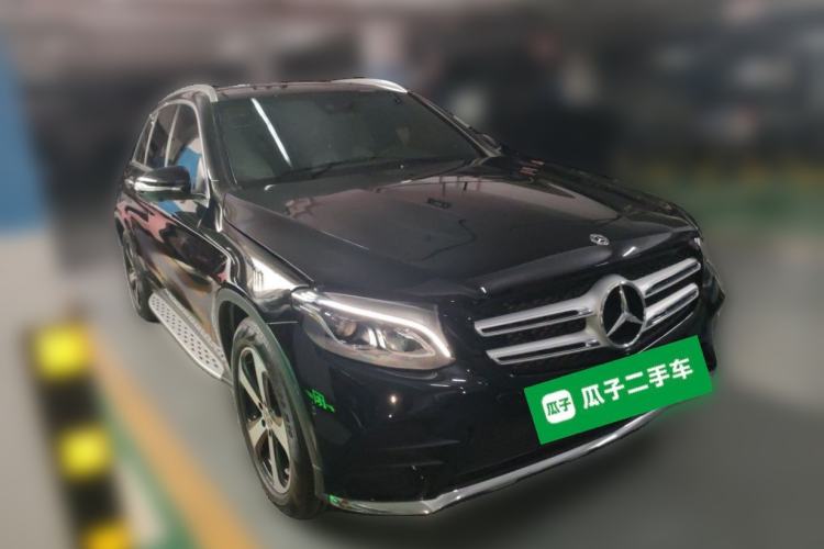 Used Mercedes-Benz GLC 2019 Facelift GLC 260 L 4MATIC Luxury Model Front Right 45 Deg