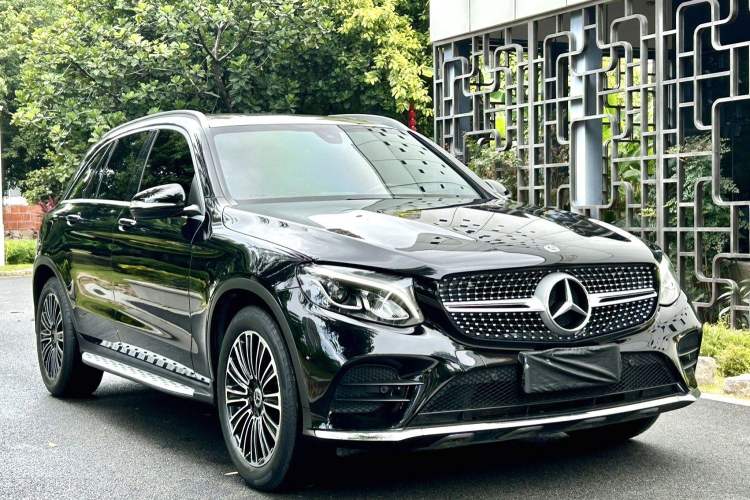 Used Mercedes-Benz GLC 2019 GLC 260 L 4MATIC Dynamic Model Front Right 45 Deg