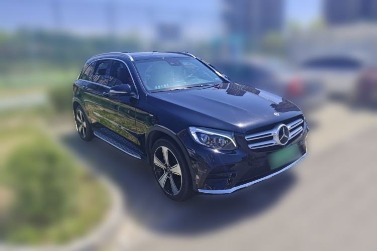 Used Mercedes-Benz GLC 2019 Facelift GLC 300 L 4MATIC Luxury Model Front Right 45 Deg