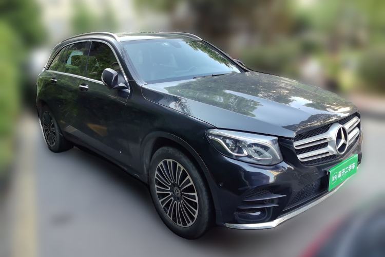 Used Mercedes-Benz GLC 2019 GLC 260 L 4MATIC Dynamic Model Front Right 45 Deg