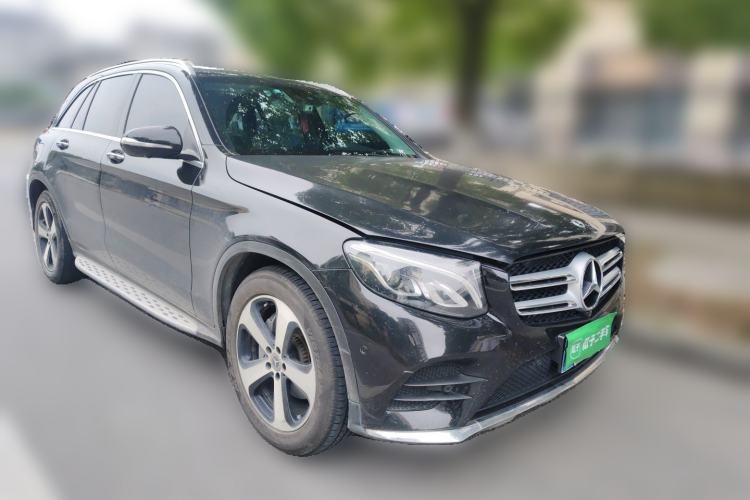 Used Mercedes-Benz GLC 2019 Facelift GLC 260 L 4MATIC Luxury Model Front Right 45 Deg