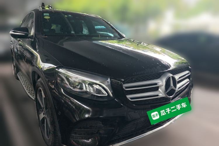 Used Mercedes-Benz GLC 2019 GLC 260 4MATIC Luxury Model Front Right 45 Deg