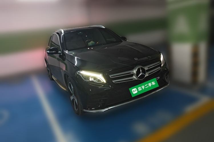 Used Mercedes-Benz GLC 2019 Facelift GLC 260 L 4MATIC Luxury Model Front Right 45 Deg