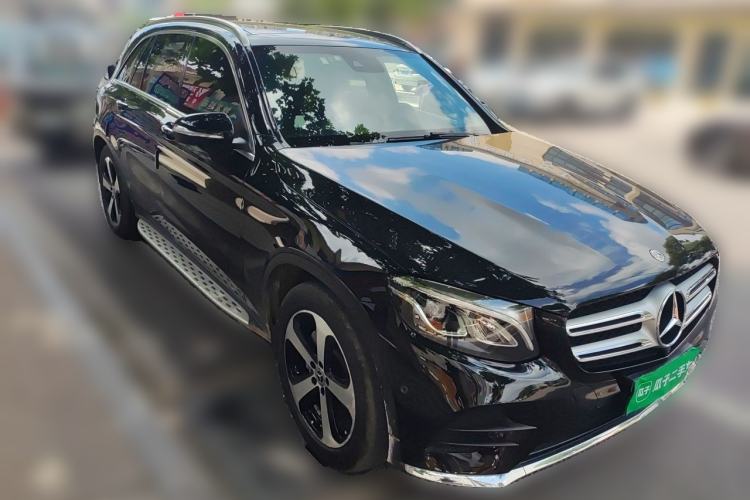 Used Mercedes-Benz GLC 2019 GLC 260 L 4MATIC Luxury Model Front Right 45 Deg